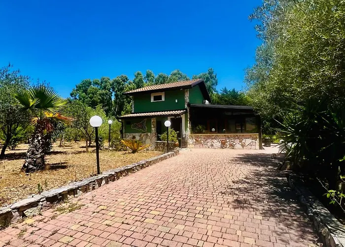 Hytte By The & Jacuzzi *