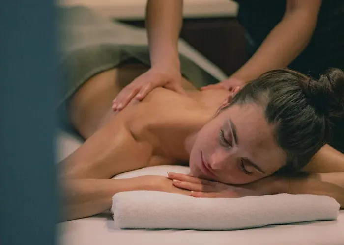 By The & Jacuzzi Hytte