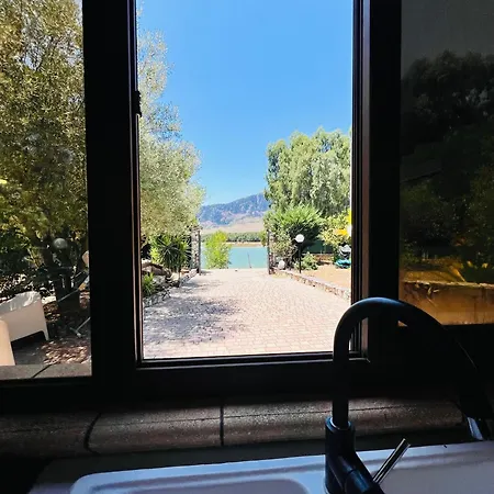 Lodge By The & Jacuzzi