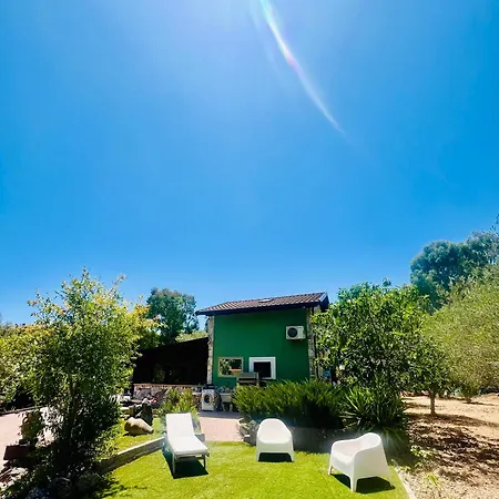 Lodge By The & Jacuzzi