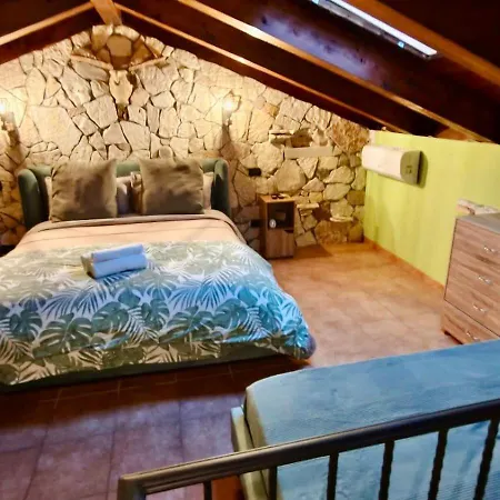 Lodge By The & Jacuzzi