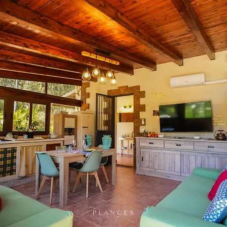 By The & Jacuzzi Lodge *