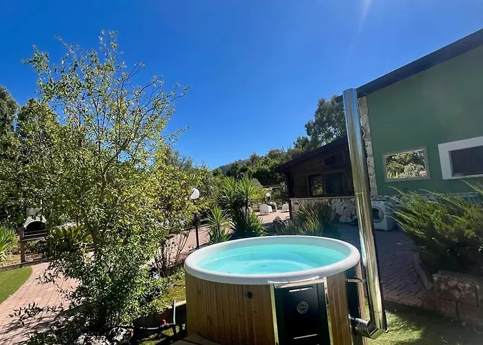 By The & Jacuzzi Piana Degli Albanesi