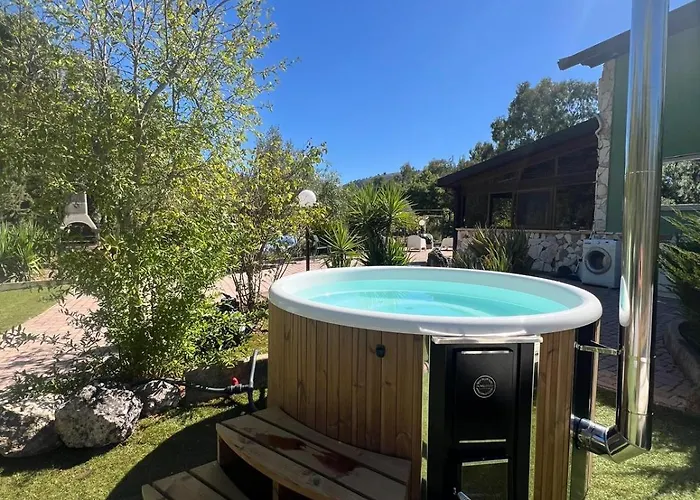 By The & Jacuzzi Piana Degli Albanesi