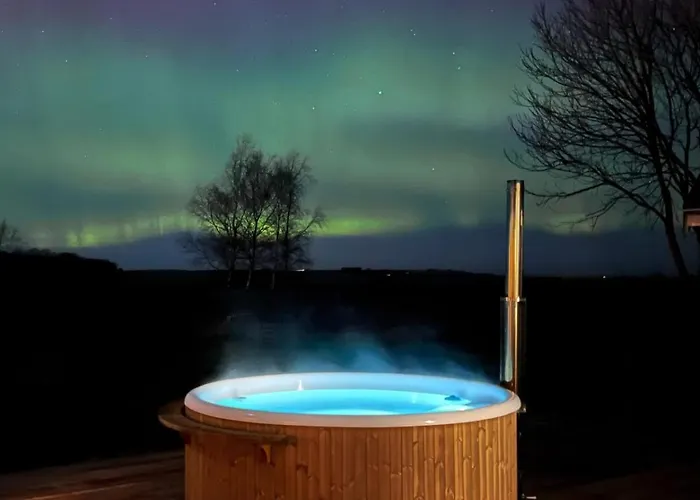 By The & Jacuzzi Lodge Piana Degli Albanesi